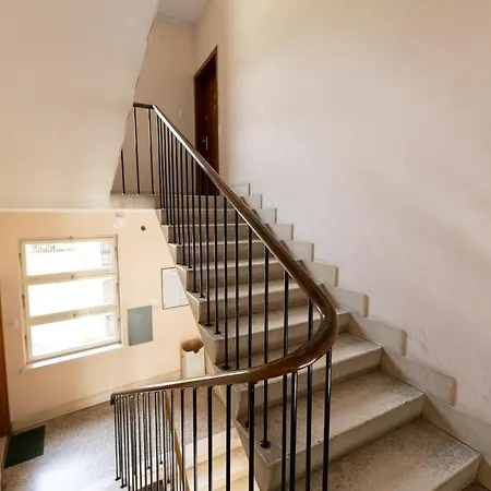 To & Old Town Apartment