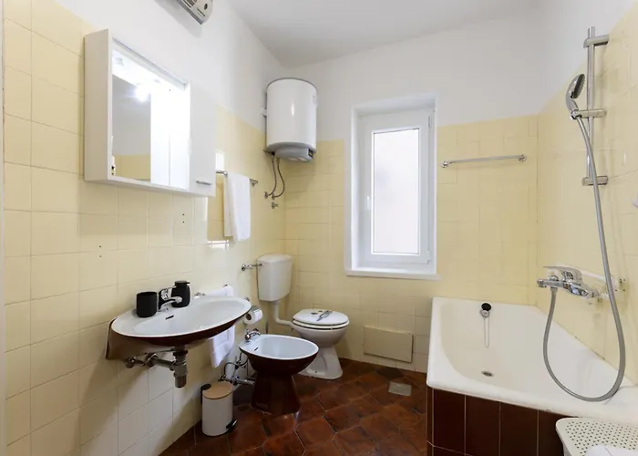 To & Old Town Apartman